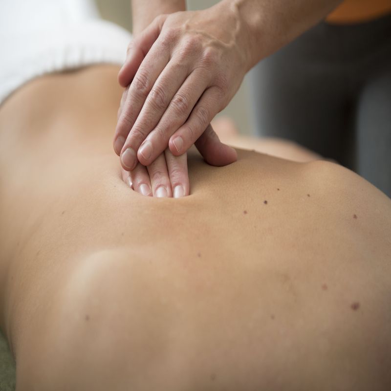massage-3795693_800dpi